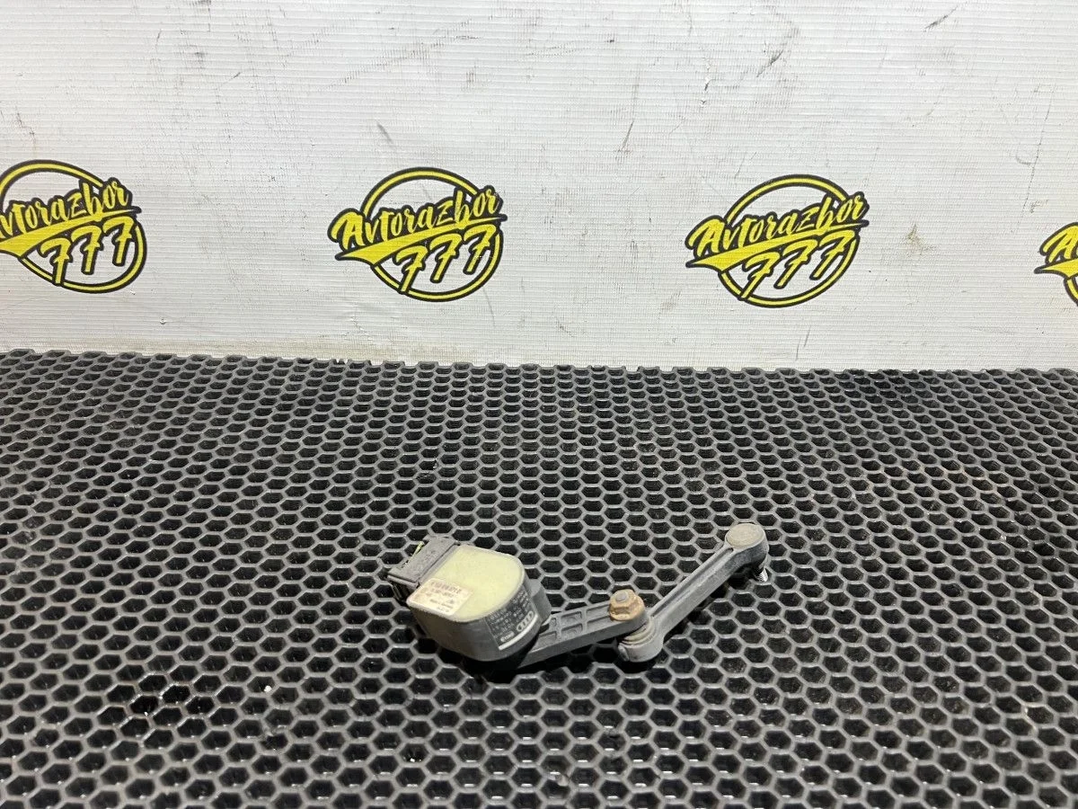 Датчик регулировки дорож. просвета Audi Q7 4L рестайлинг (2009—2015)