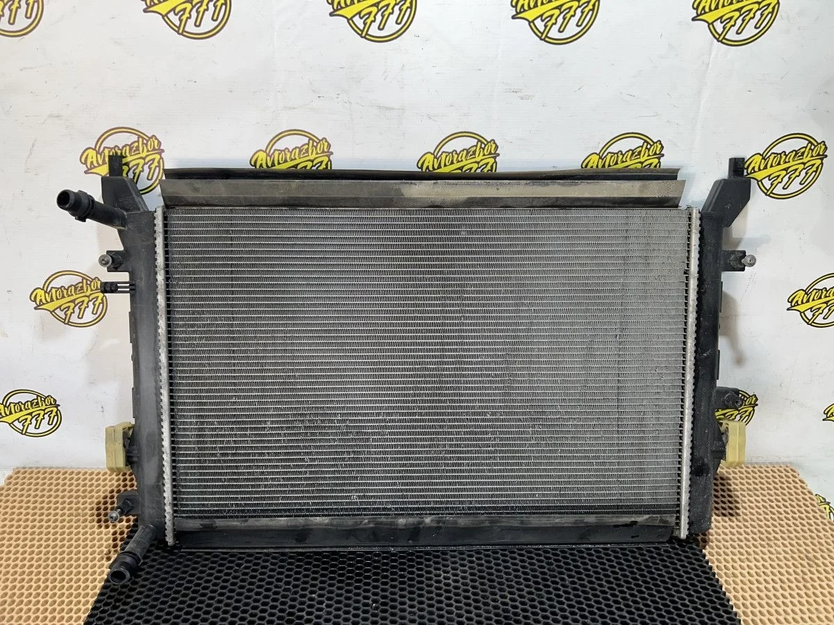 Радиатор основной Audi A3 8P рестайлинг 2 (2008—2013)