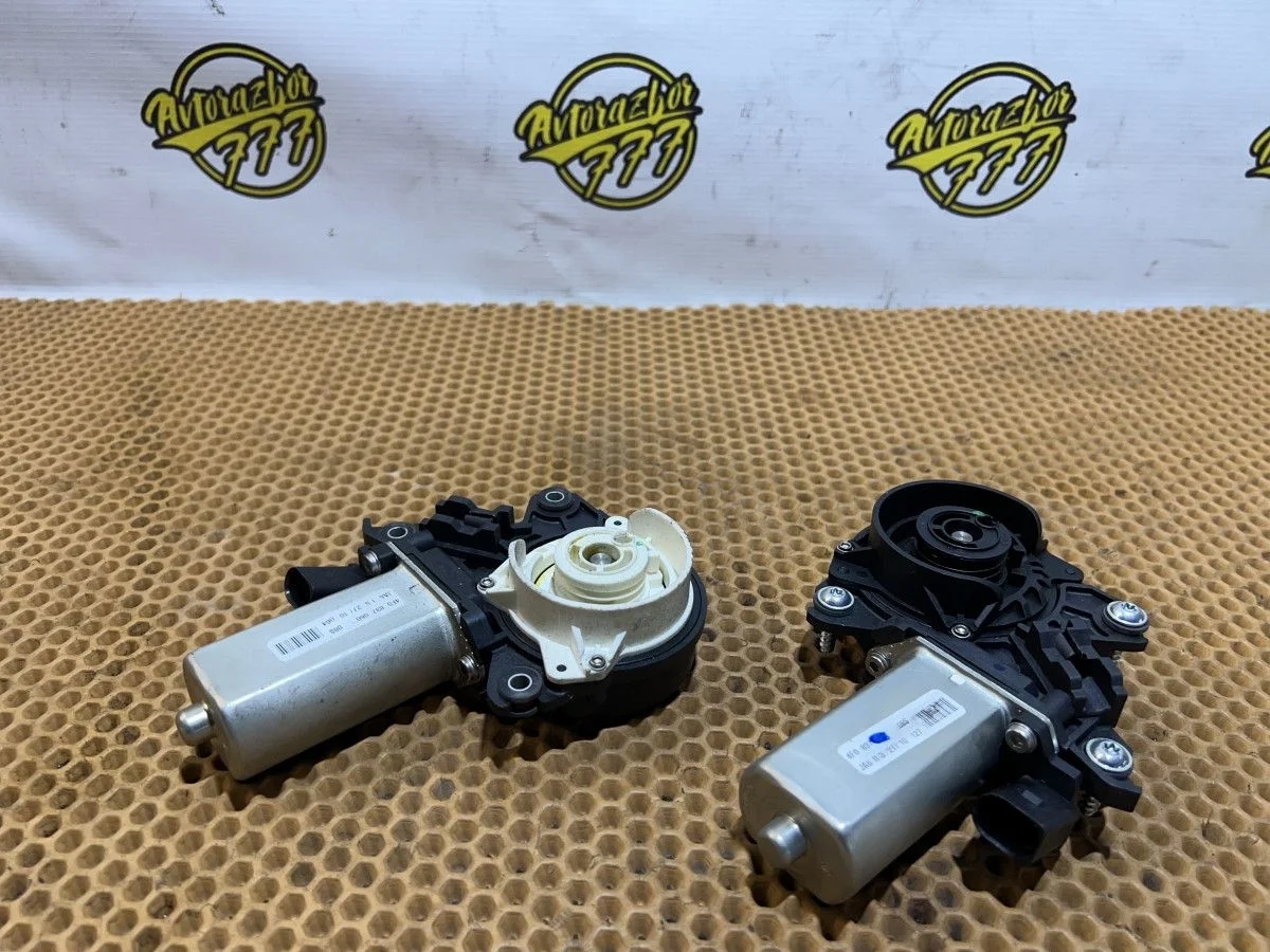 Доводчик двери Audi A8 D4 (2010—2014)