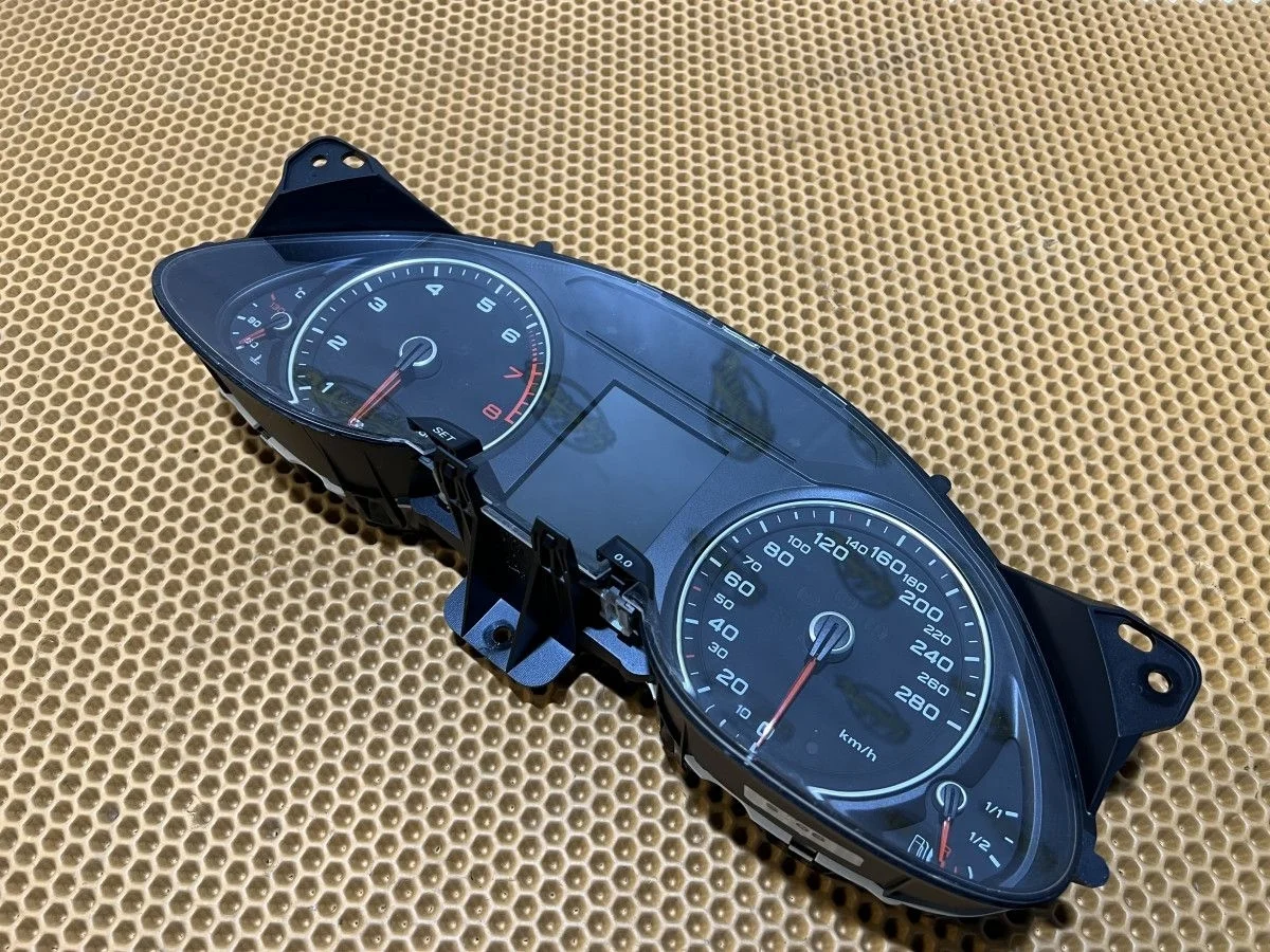 Панель приборов спидометр Audi A4 B8 рестайлинг (2011—2015) B8 CDN 2012