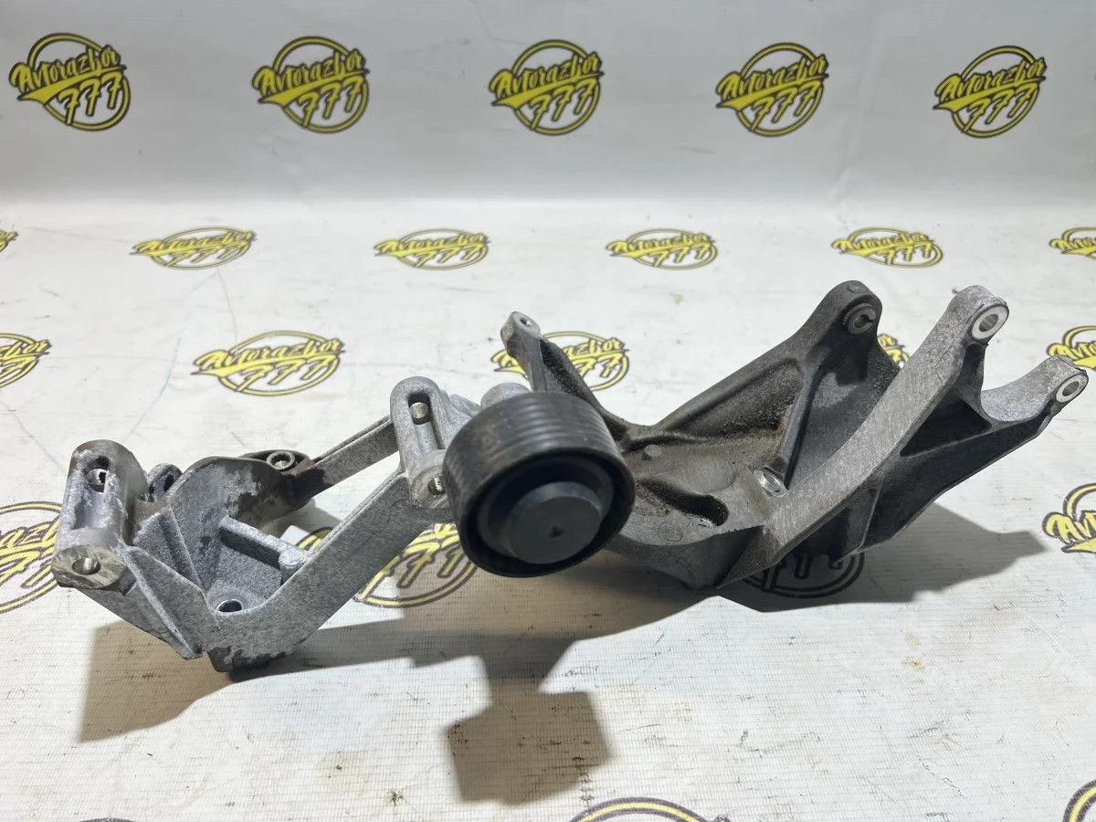 Кронштейн генератора Volkswagen Touareg II (2010—2014)  CGRA 2011