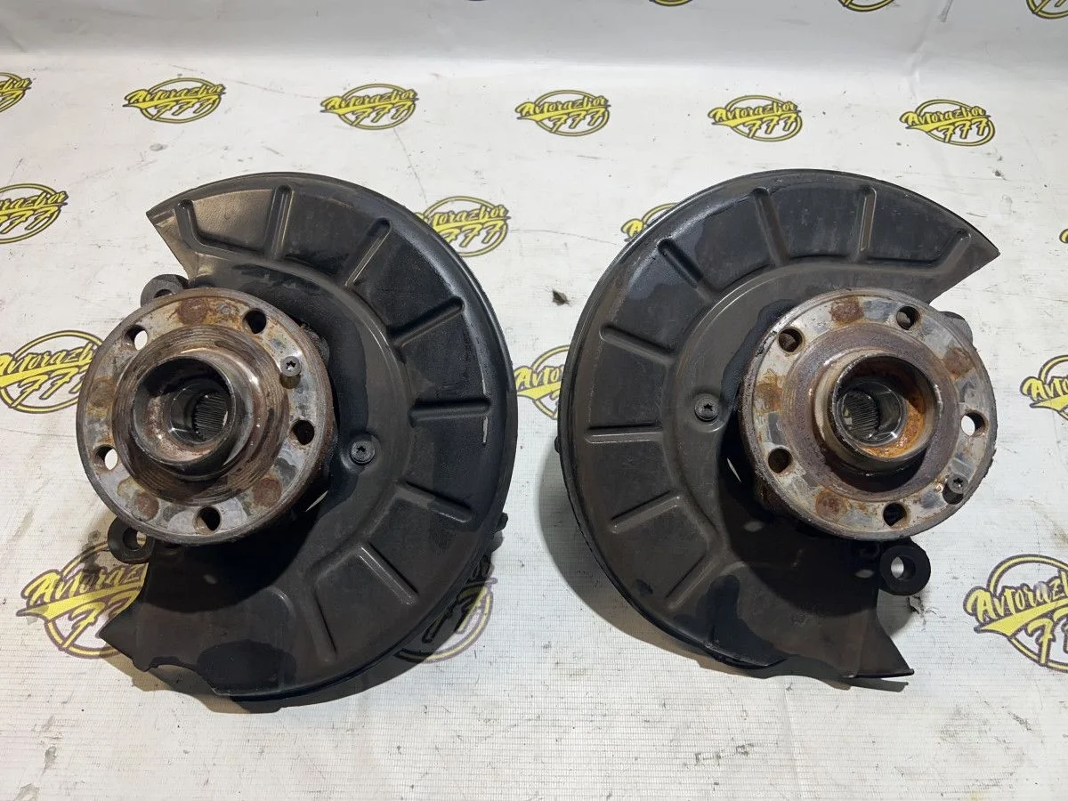 Кулак поворотный передний Volkswagen Tiguan I рестайлинг (2011—2019)   2012