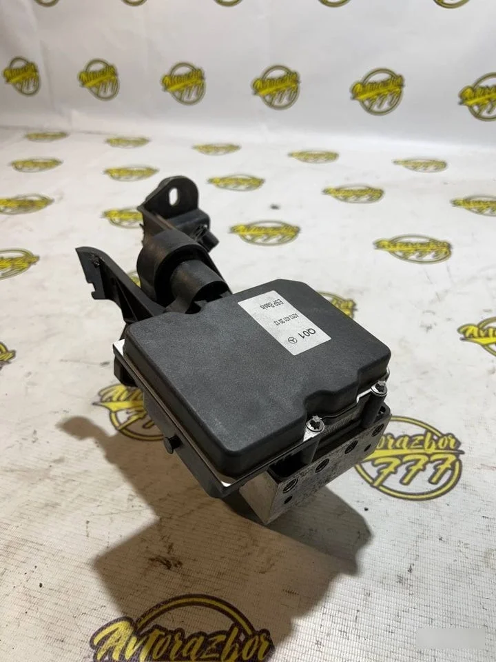 Блок ABS (насос) Mercedes-Benz E-класс W212/S212/C207/A207 (2009—2013)