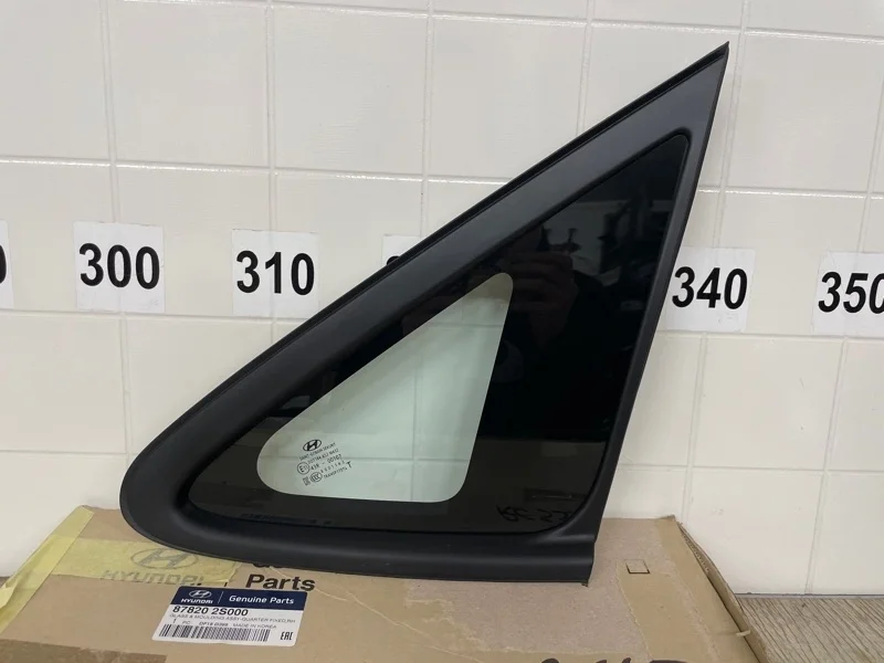 Стекло кузова HYUNDAI IX-35 2010 878202S000 LM, заднее правое
