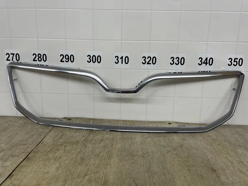 ОКАНТОВКА РЕШЕТКИ РАДИАТОРА SKODA OCTAVIA 2017 5E0853761 A7 ATD, передняя