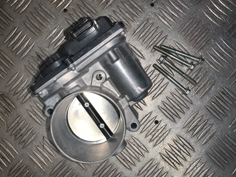 Заслонка дроссельная Renault Duster