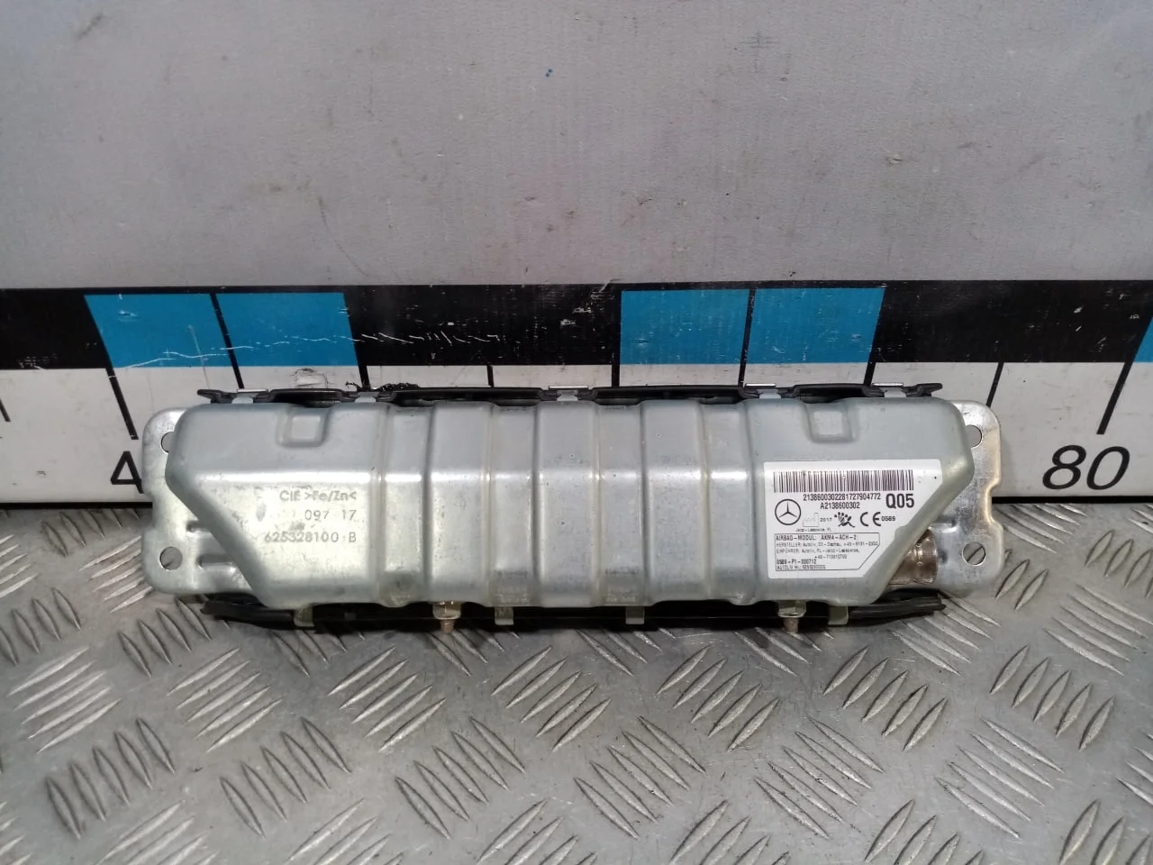 [Б/У] Подушка безопасности нижняя (для колен) [Код: 00532085 ]