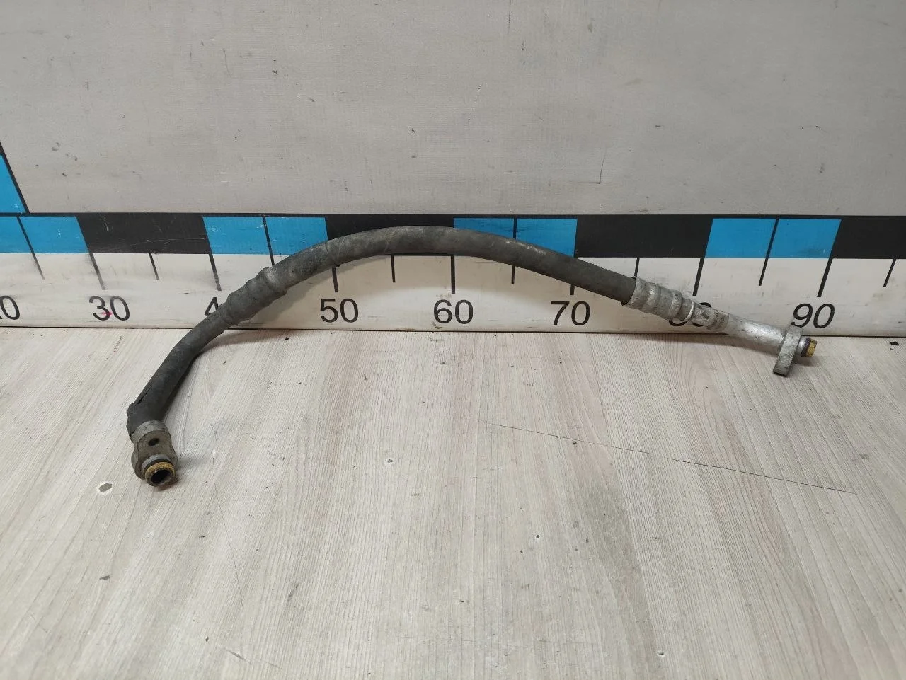 [Б/У] Трубка кондиционера от компрессора к конденсатору Audi A8 D3 2003–2010 [Код: 00300160 ]