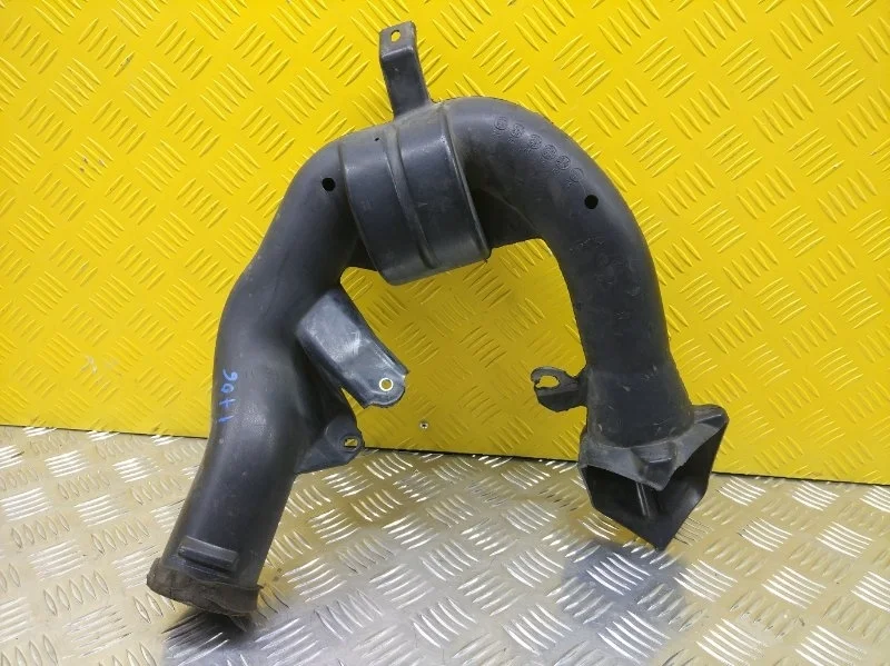 Патрубок воздушного фильтра Toyota Rav 4 (Ca40) (2012-2019) 2013 1775126070 2.0 D 1ADFTV