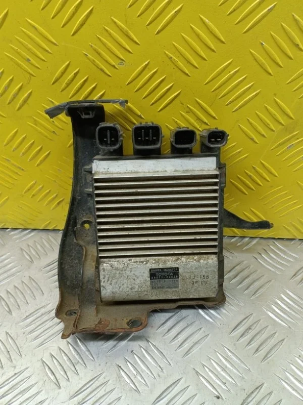 Блок управления форсунками Toyota Hilux (2005-2015) 2014 8987120080 ПИКАП 3.0 D 1KDFTV