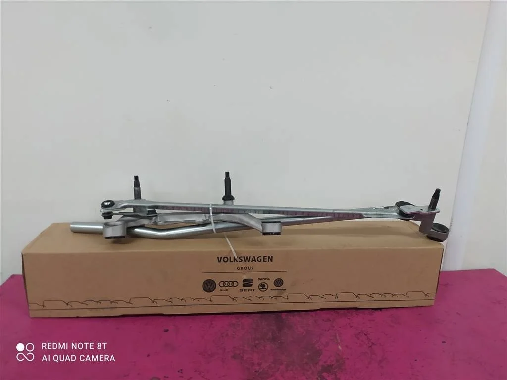 Трапеция стеклочистителя Audi Q7 2007-2015 Новая