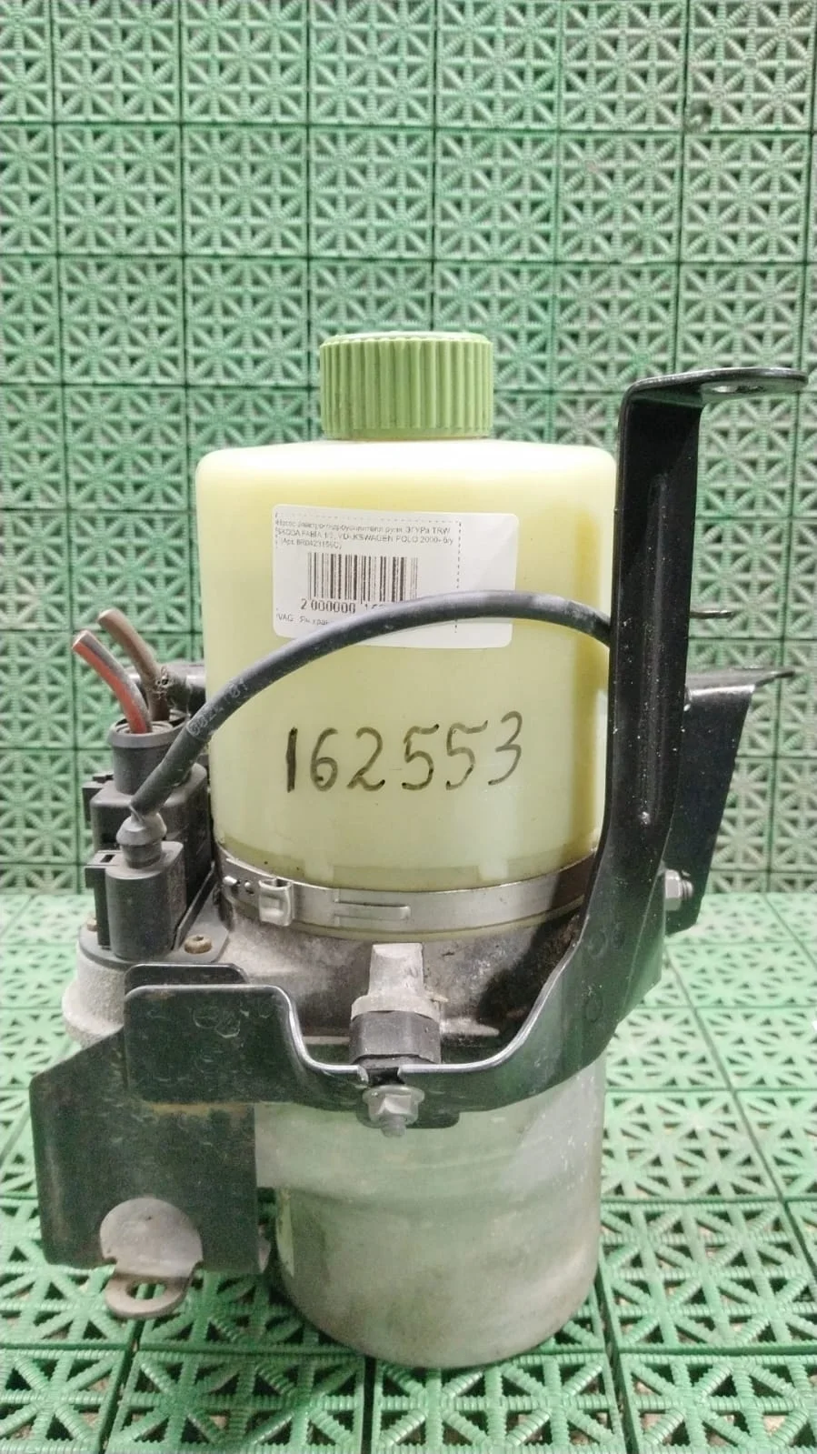 Насос электро-гидроусилителя руля ЭГУРа TRW SKODA FABIA 1/2, VOLKSWAGEN POLO 2000- б/у FABIA 1(2000-2006);FABIA 2(2007-2015);POLO(2002-2005)