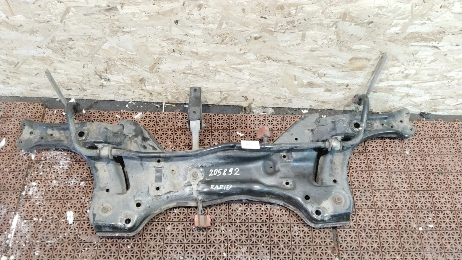 Подрамник, балка двигателя SKODA FABIA 2, RAPID, VOLKSWAGEN POLO 2007- б/у FABIA 2(2007-2015);ROOMSTER(2007-2015);POLO(2010-;RAPID(2013-