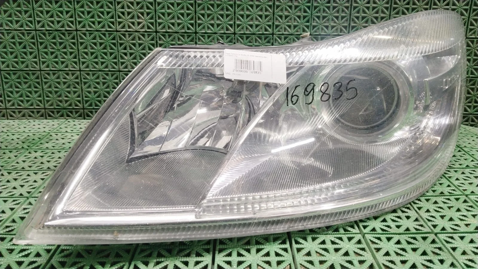 Фара SKODA OCTAVIA 1Z 2009- левая б/у OCTAVIA 1Z(2004-2012)