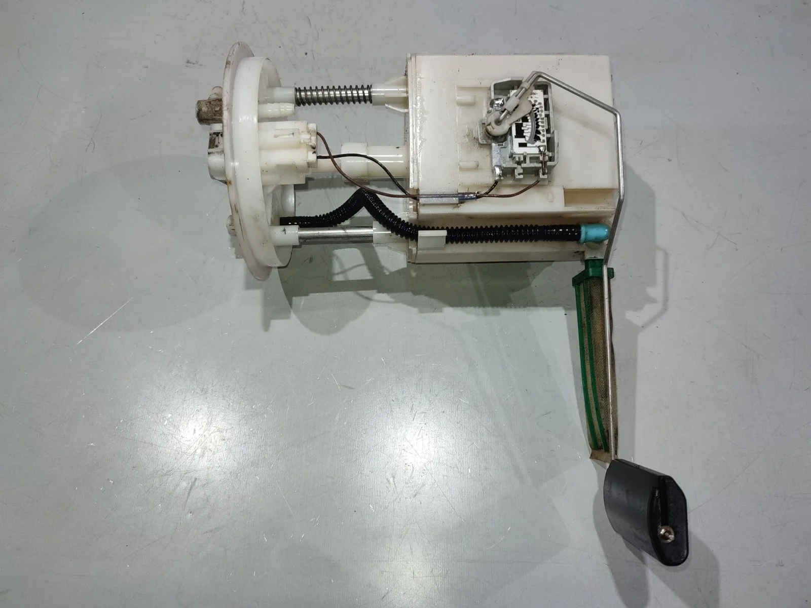 Датчик уровня топлива (топливозаборник) SsangYong Rexton 2012 Y250