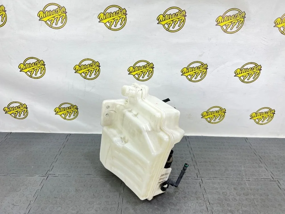 Бачок омывателя лобового стекла Audi A3 8P рестайлинг 2 (2008—2013)