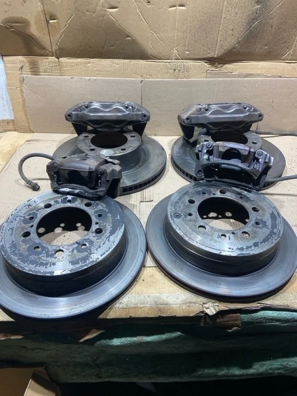 Комплект тормозных дисков и суппортов Lexus Lx570 2017 4351260210 URJ202 3UR-FE 5.7