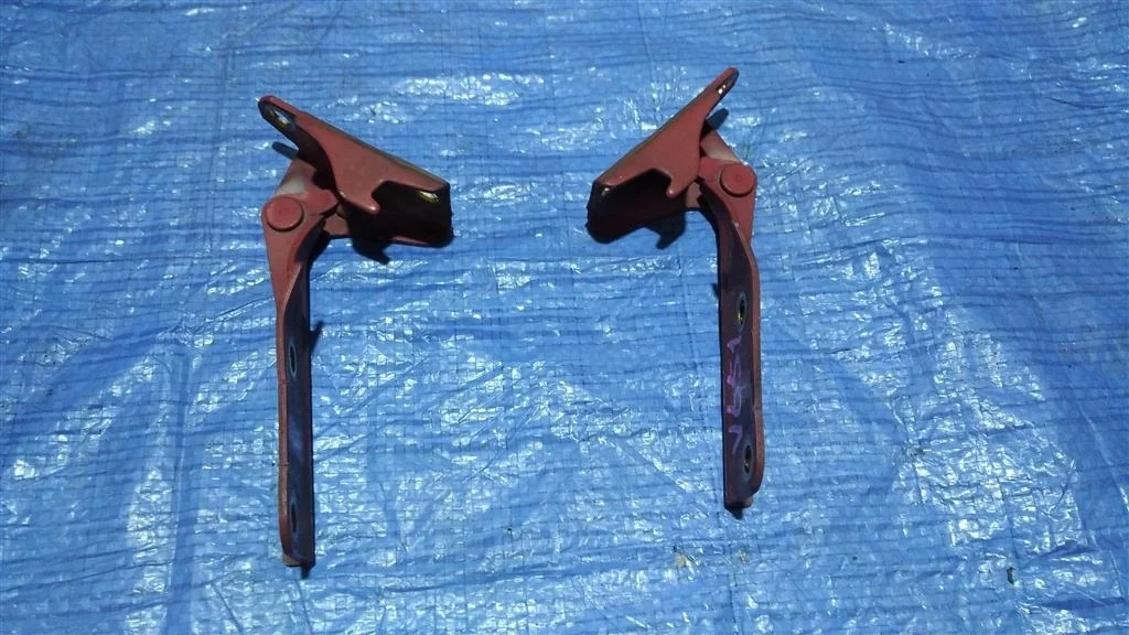 Б.у. петля капота (2шт) MITSUBISHI PAJERO V65W MITSUBISHI PAJERO V65W