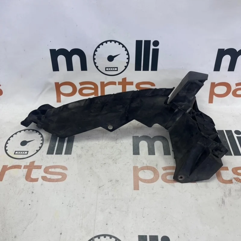 Кронштейн фары Audi Q7 2016 4M