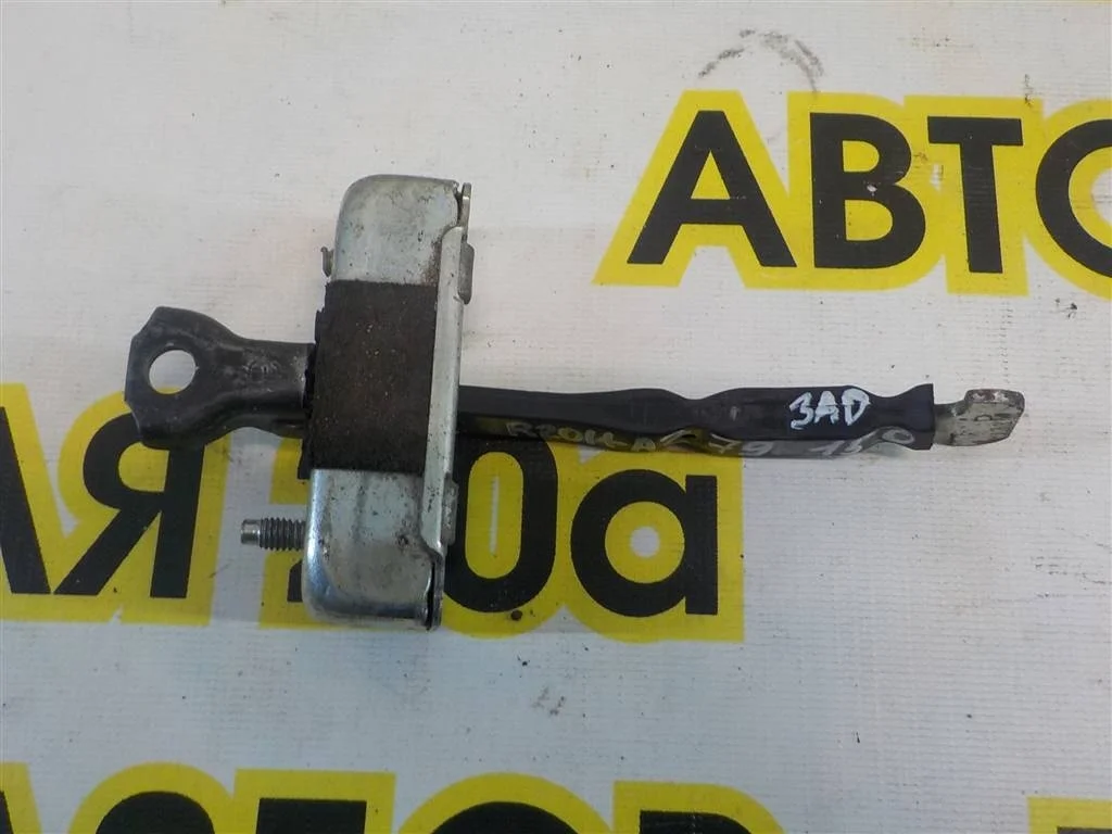 Ограничитель двери Toyota Corolla X (2006—2010)