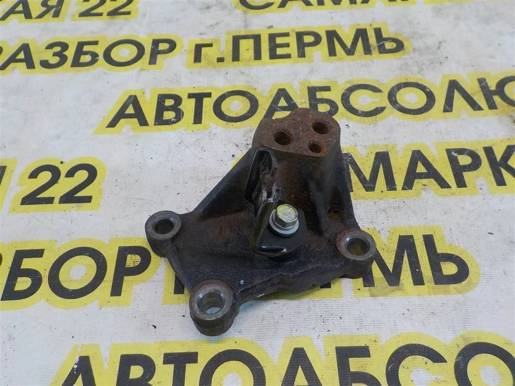 Кронштейн КПП левый KIA RIO II (2005—2009)