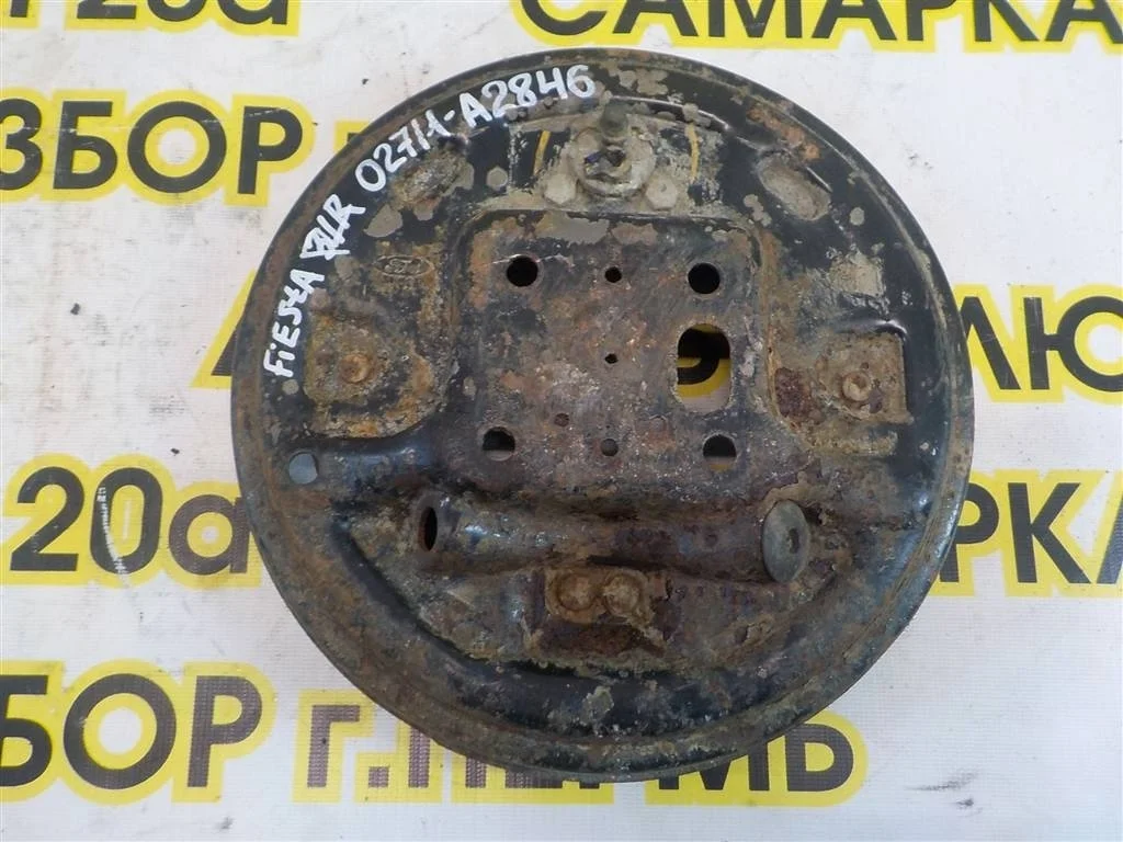 Щит опорный задний правый Ford Fiesta Mk5 (2002—2008)