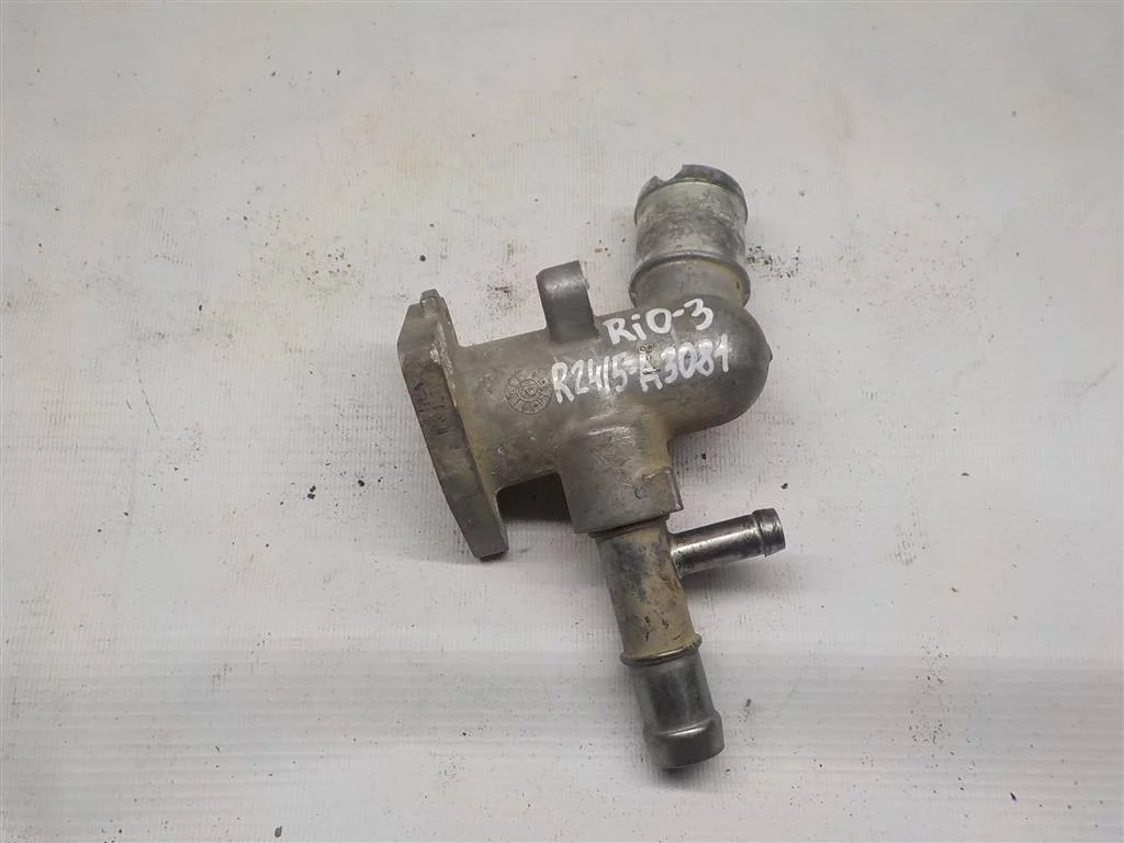 Фланец двигателя системы охлаждения KIA RIO III (2011—2015)