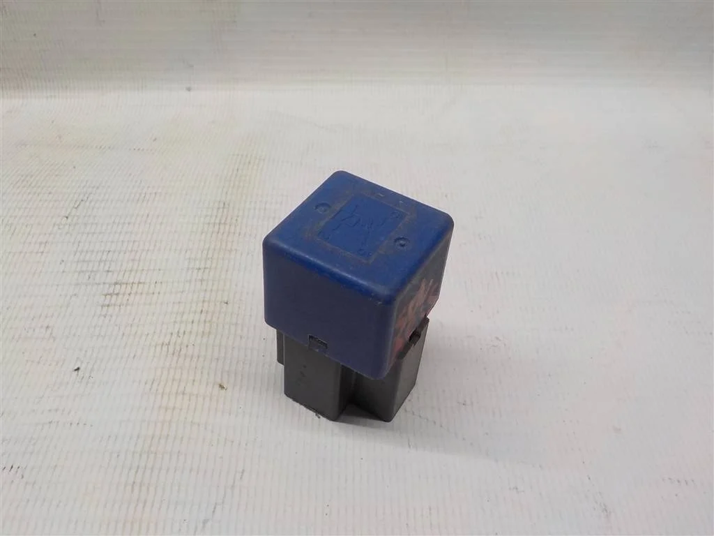 Реле Toyota Avensis T220 (1997—2000)