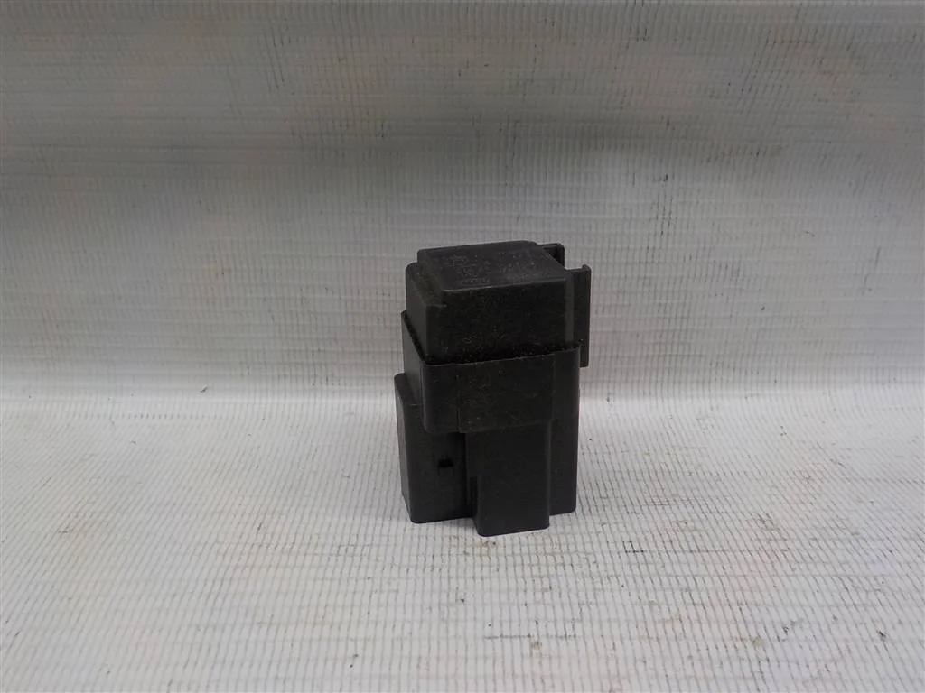 Реле Nissan Almera N16 (2000—2003)