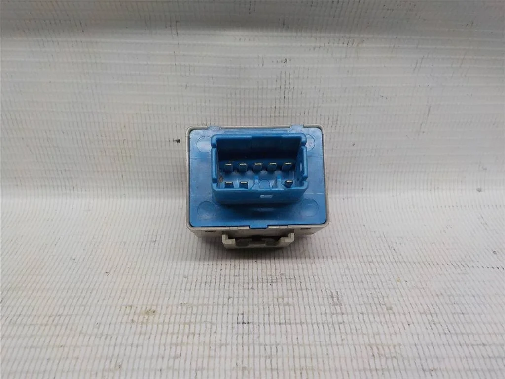 Реле поворотов Toyota RAV4 III (2005—2010)