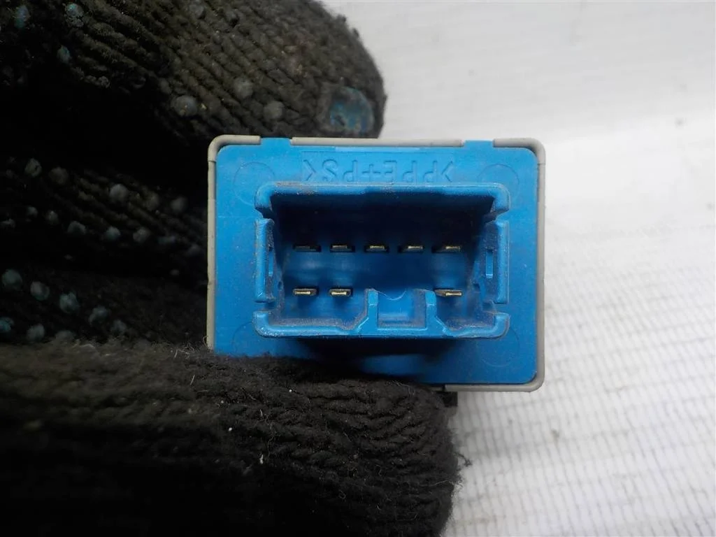 Реле поворотов Toyota Corolla X (2006—2010)