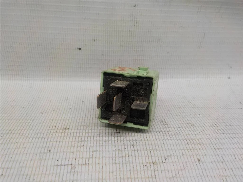 Реле топливного насоса BMW X5 E53 (1999—2003)