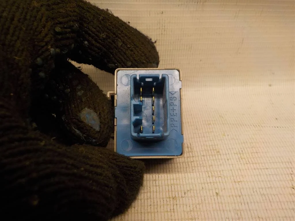 Реле поворотов Toyota Corolla X (2006—2010)