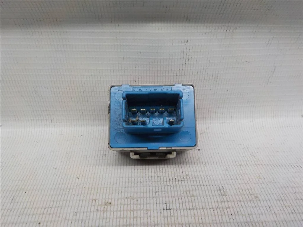 Реле поворотов Toyota Corolla X (2006—2010)