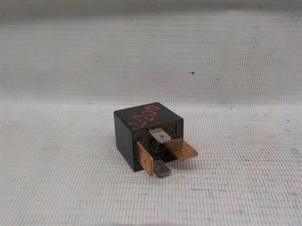 Реле Mitsubishi L200 IV (2006—2014)