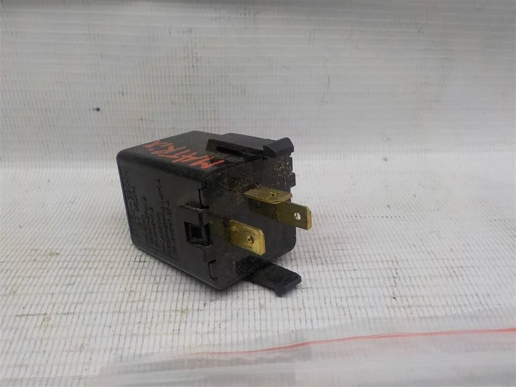 Реле поворотов Hyundai Matrix I (2001—2005)