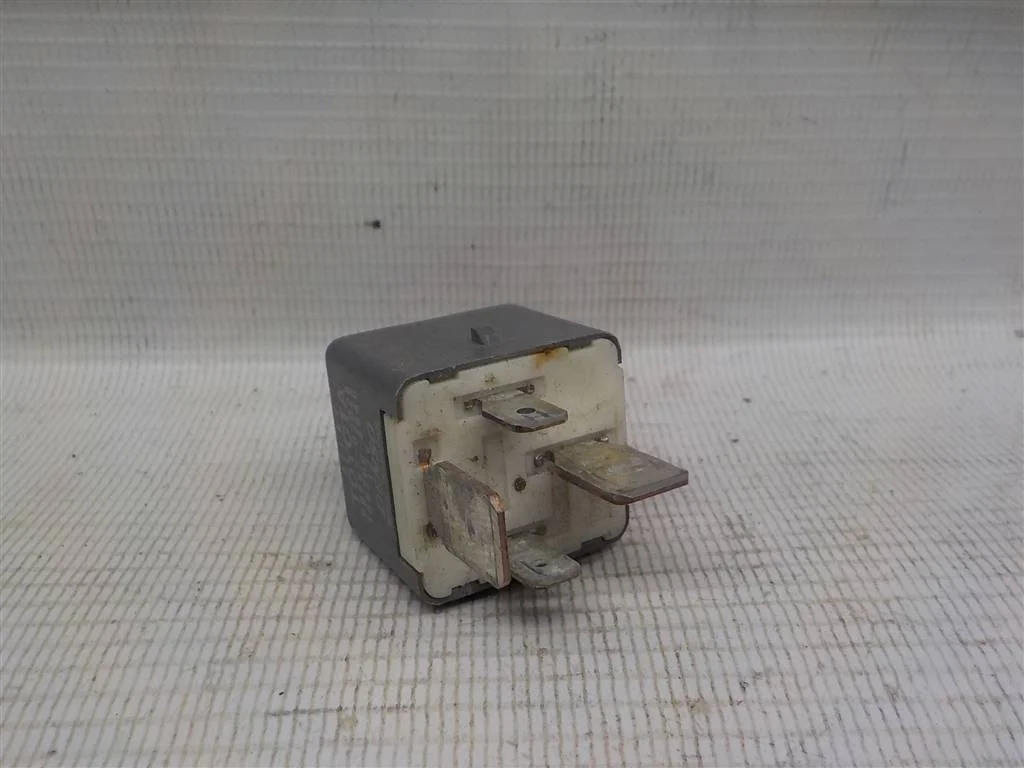 Реле Toyota Prius II (2003—2005)