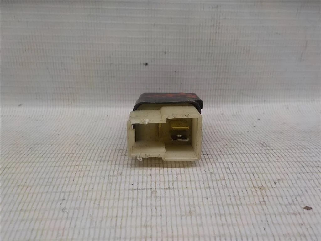 Реле Nissan Note E11 (2005—2009)