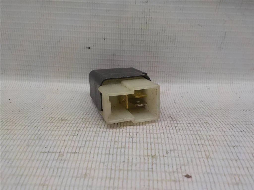 Реле Nissan Note E11 (2005—2009)