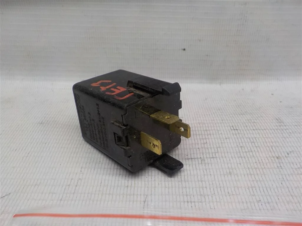 Реле поворотов Hyundai Getz I рестайлинг (2005—2011)