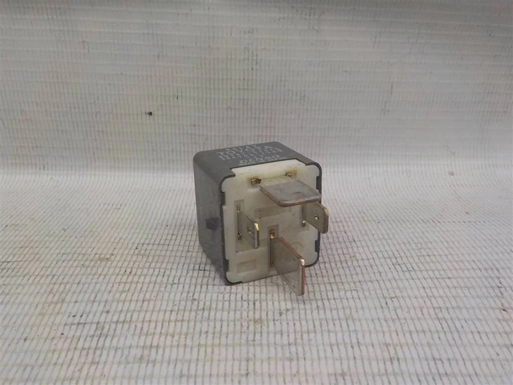 Реле Toyota Corolla X (2006—2010)