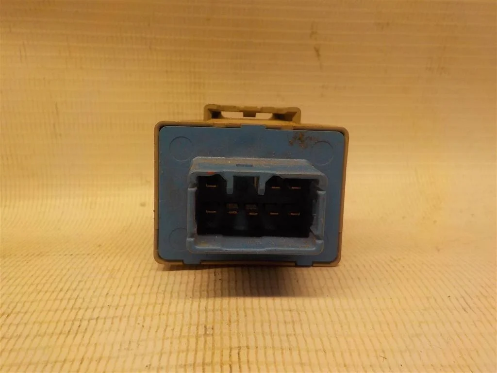 Реле поворотов Toyota Corolla X (2006—2010)