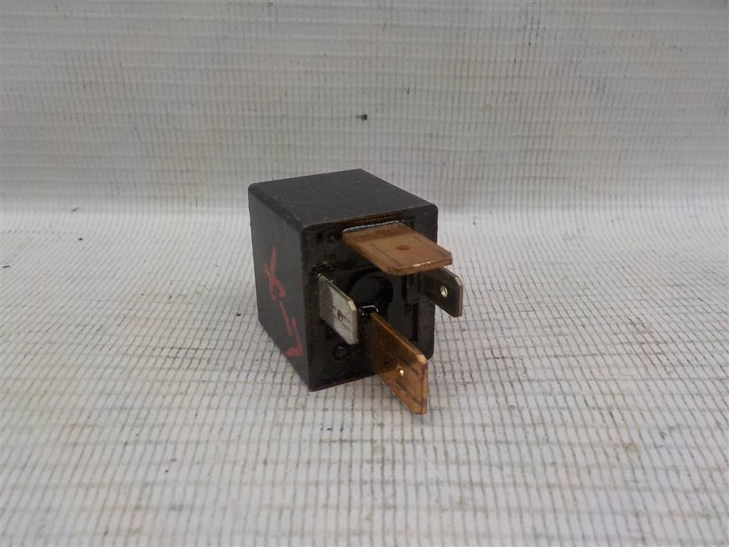 Реле Mitsubishi Lancer IX (2000—2007)