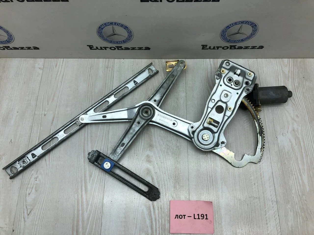 Стеклоподъемник правой двери Mercedes R170