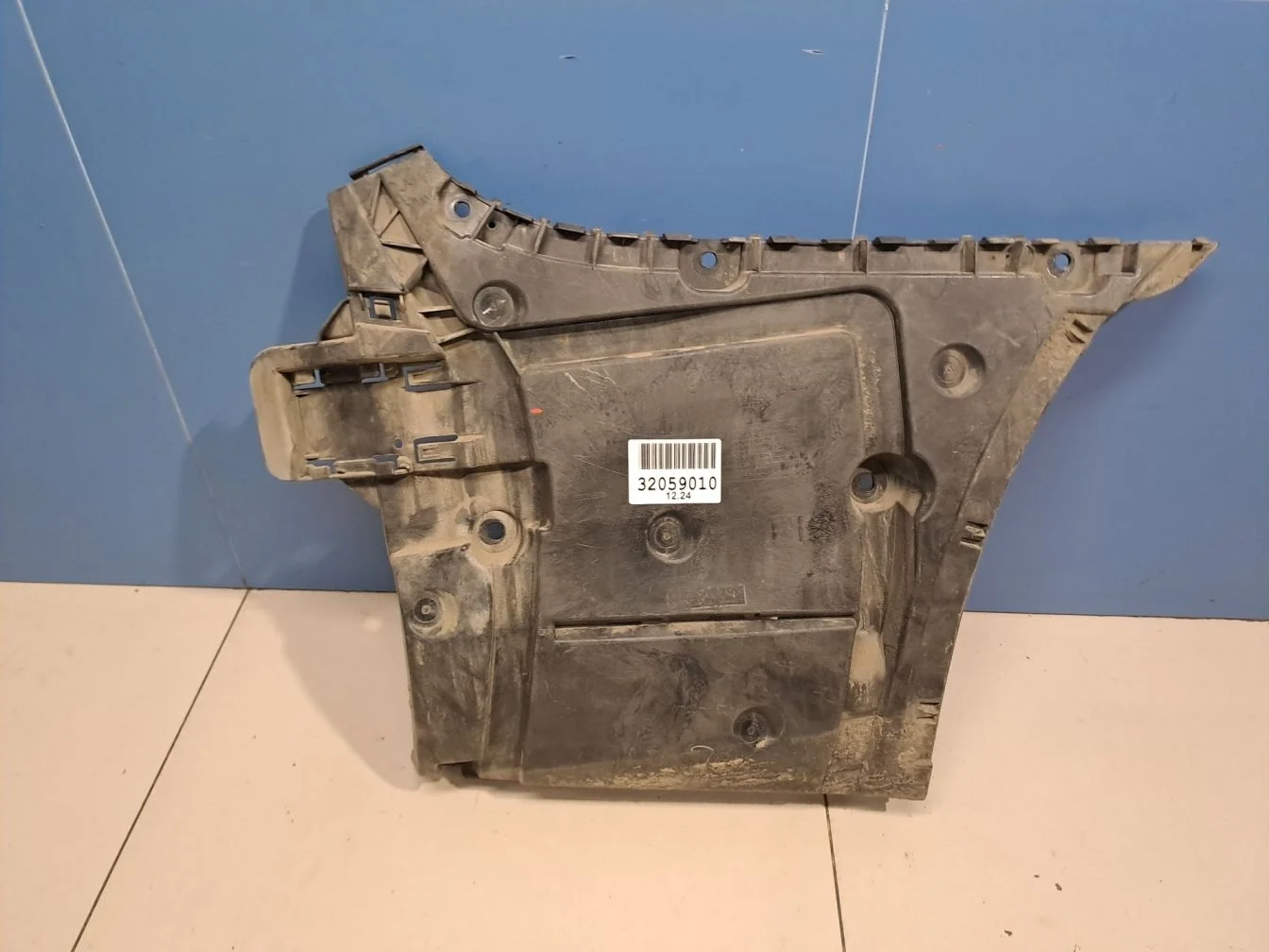 Кронштейн бампера заднего правый для BMW 5 G30 F90 2016-