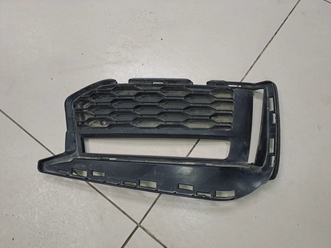 Решётка в бампер правая для BMW 5 G30 F90 2016-