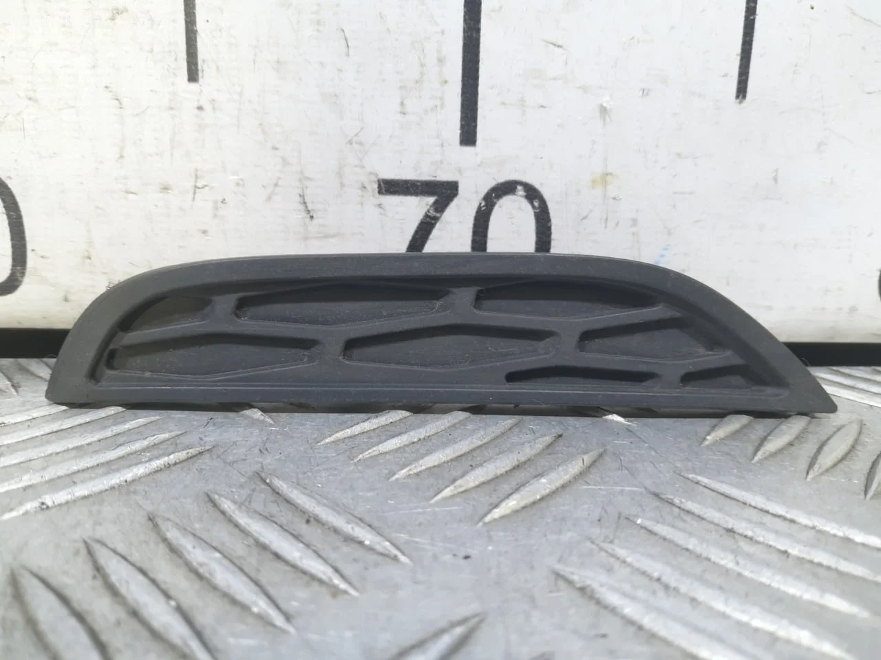 [Б/У] Заглушка бампера левая Land Rover Evoque [Код: 00537638 ]