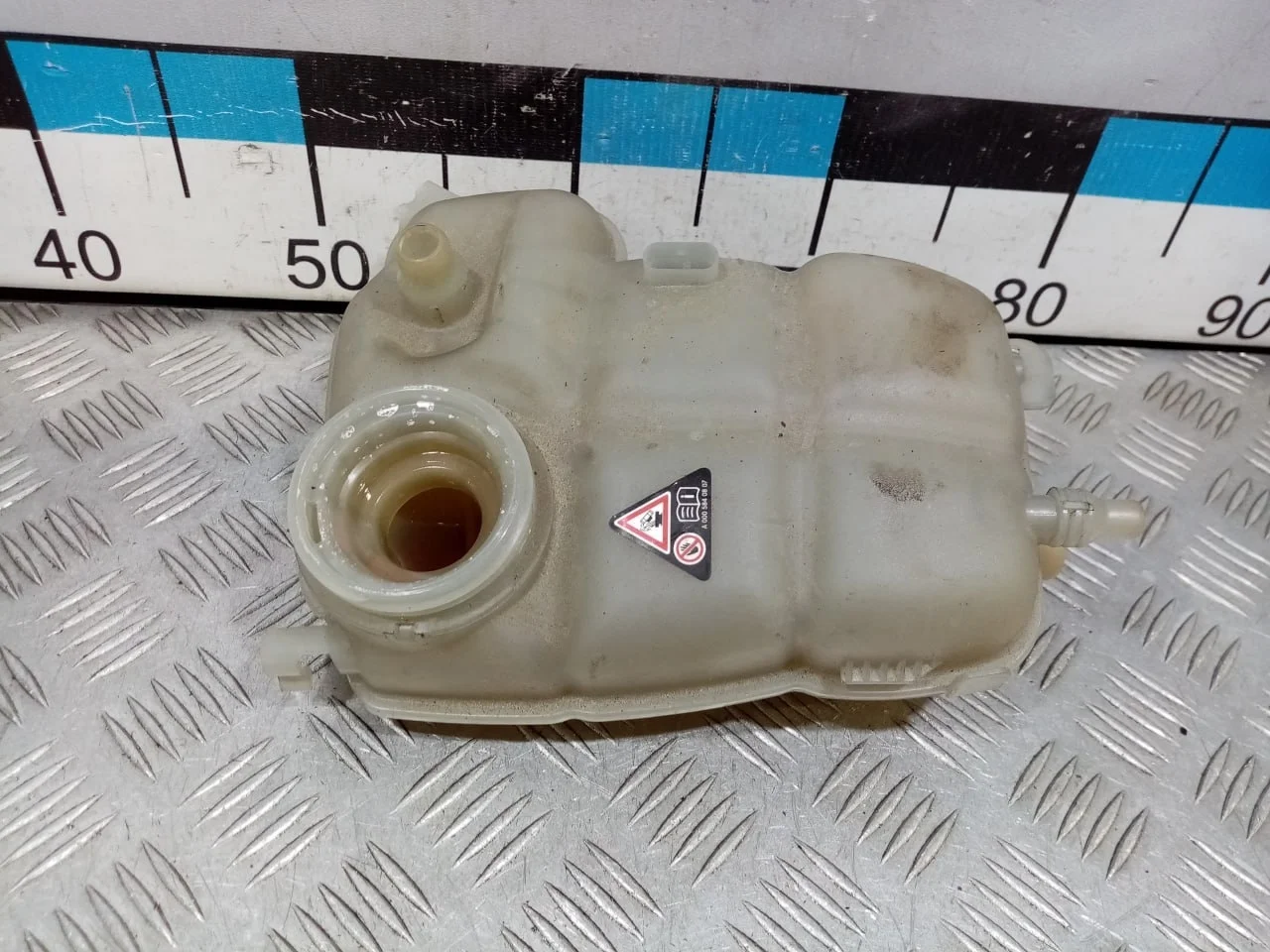 [Б/У] Бачок расширительный [Код: 00539237 ]