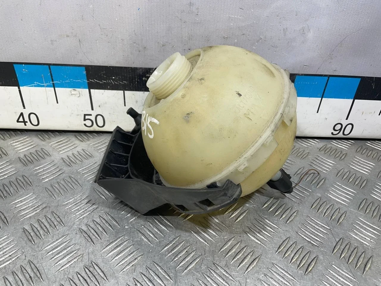 [Б/У] Бачок расширительный [Код: 00537864 ]