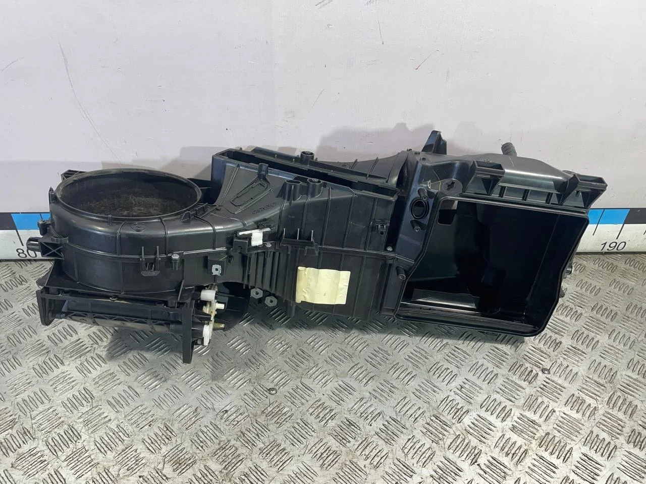 [Б/У] Корпус отопителя [Код: 00539562 ]